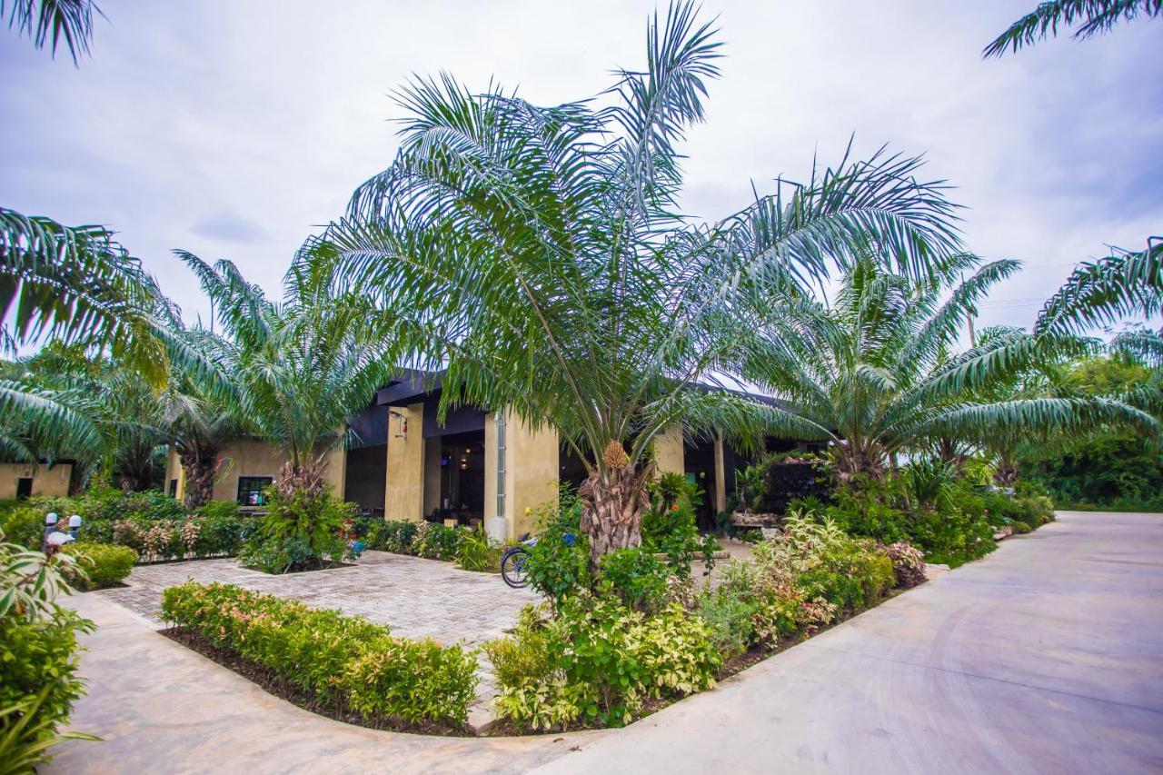 Palm Pran Resort Pran Buri Exterior photo