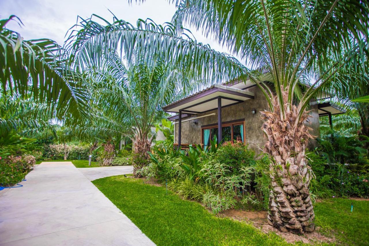 Palm Pran Resort Pran Buri Exterior photo