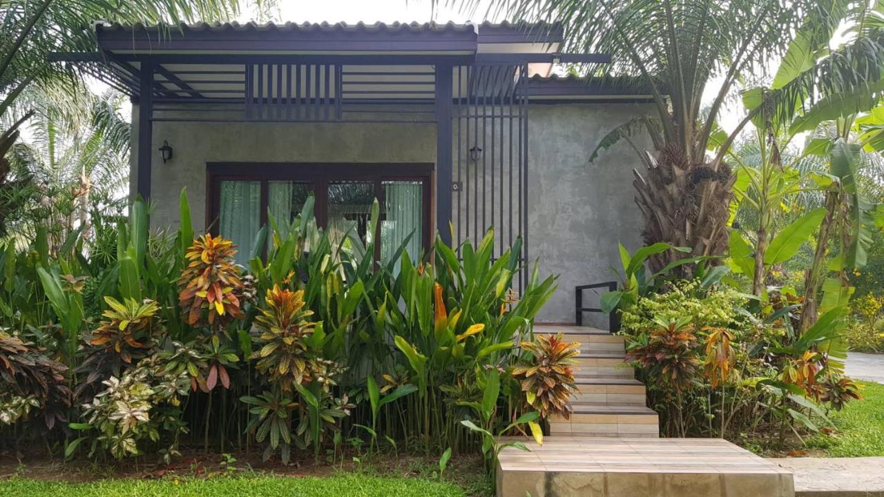 Palm Pran Resort Pran Buri Exterior photo