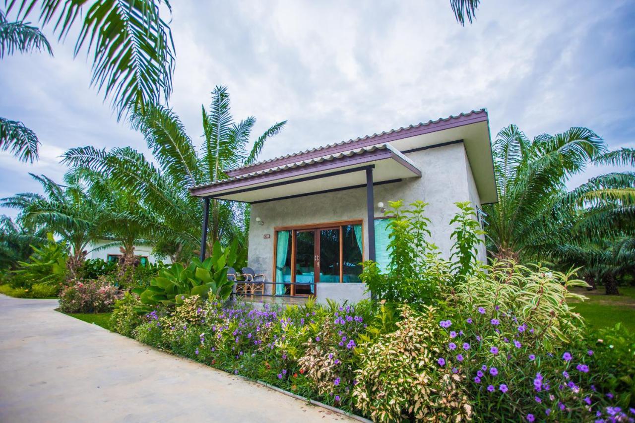 Palm Pran Resort Pran Buri Exterior photo