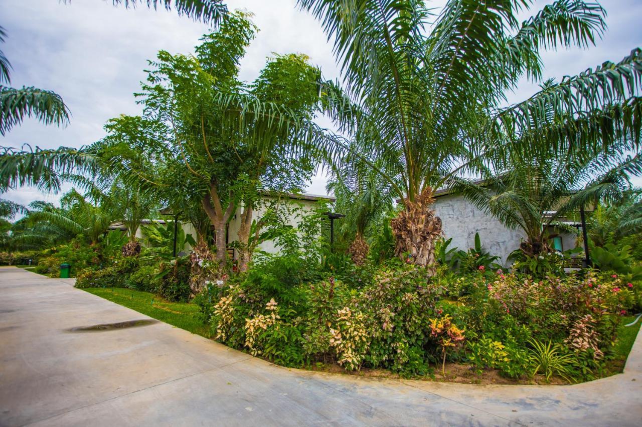 Palm Pran Resort Pran Buri Exterior photo