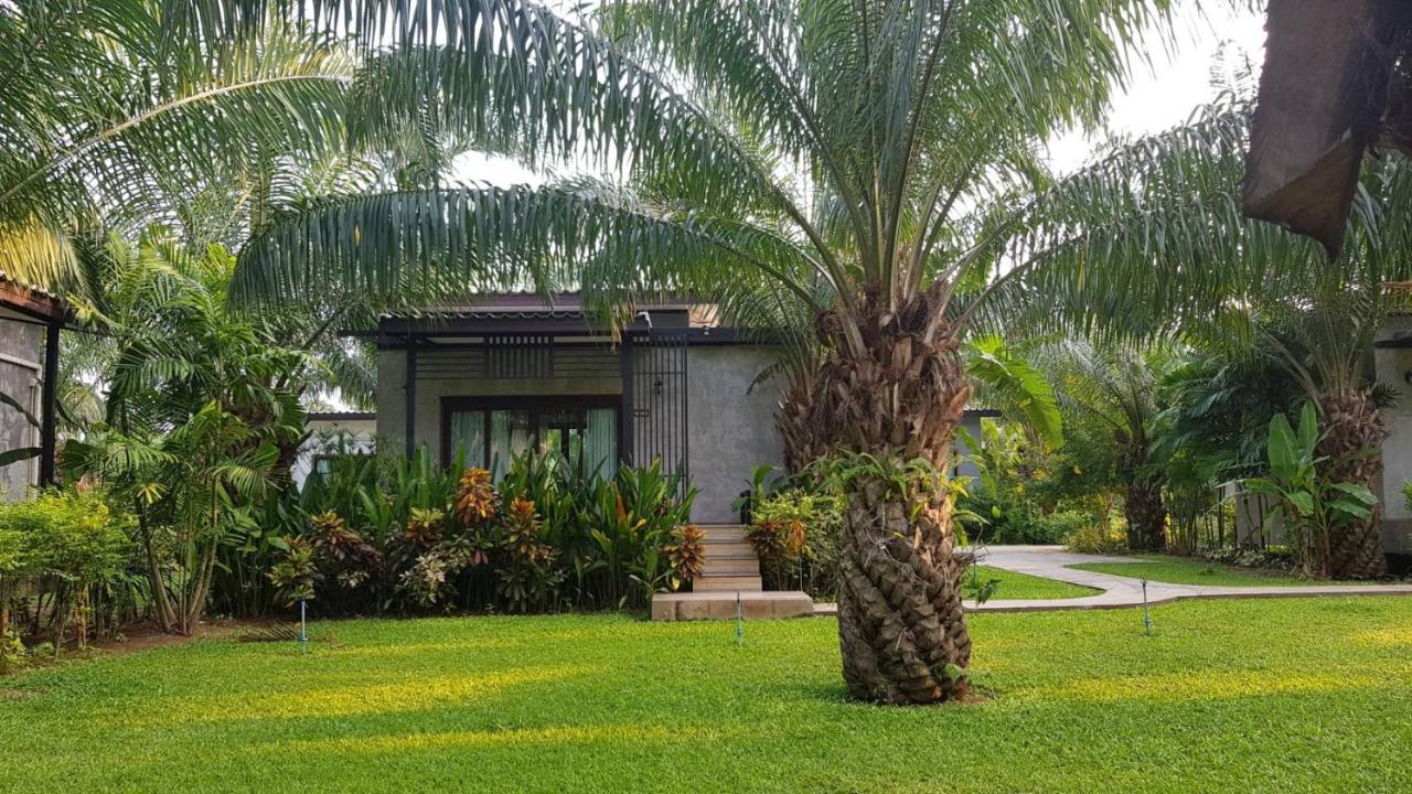 Palm Pran Resort Pran Buri Exterior photo