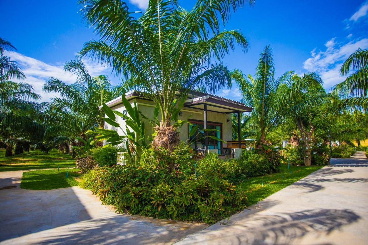 Palm Pran Resort Pran Buri Exterior photo