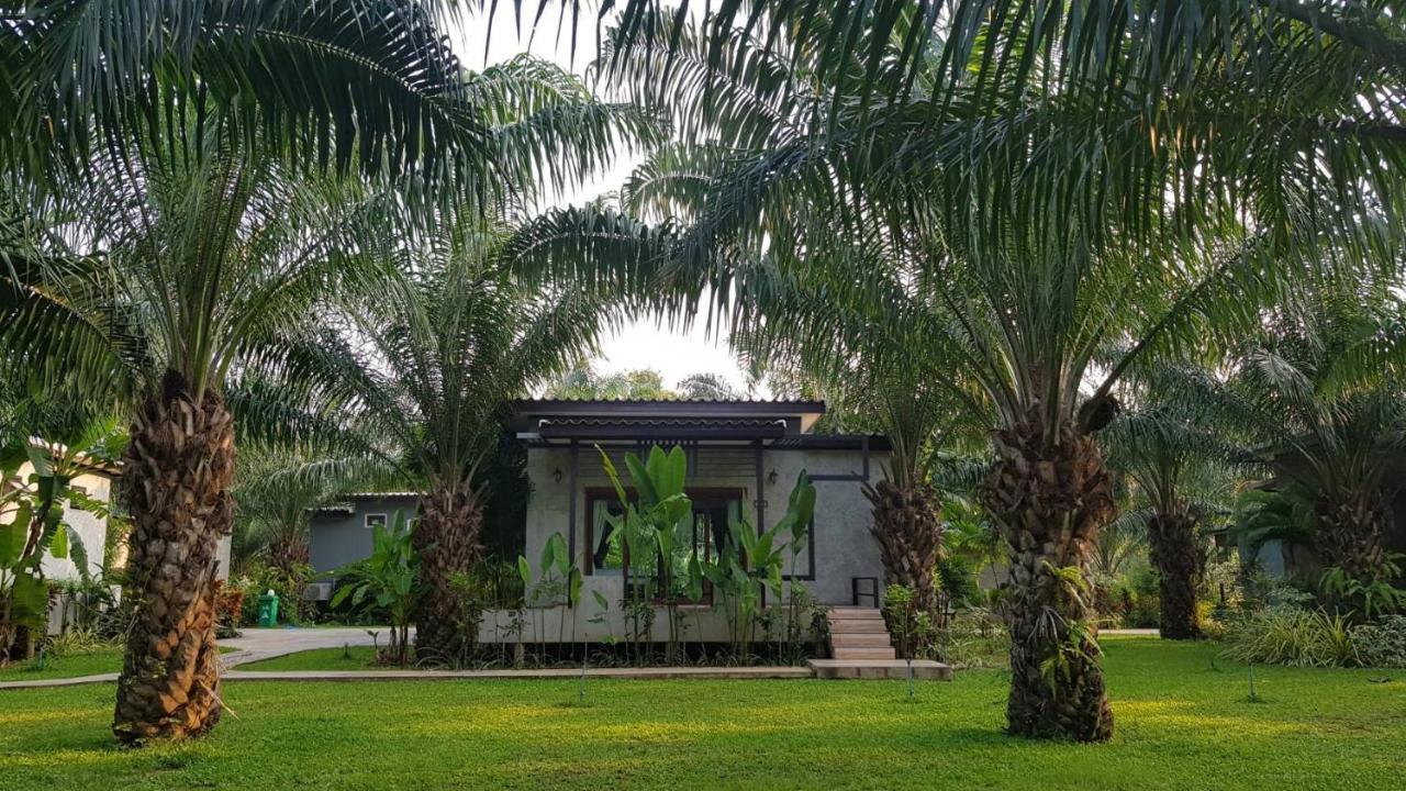 Palm Pran Resort Pran Buri Exterior photo