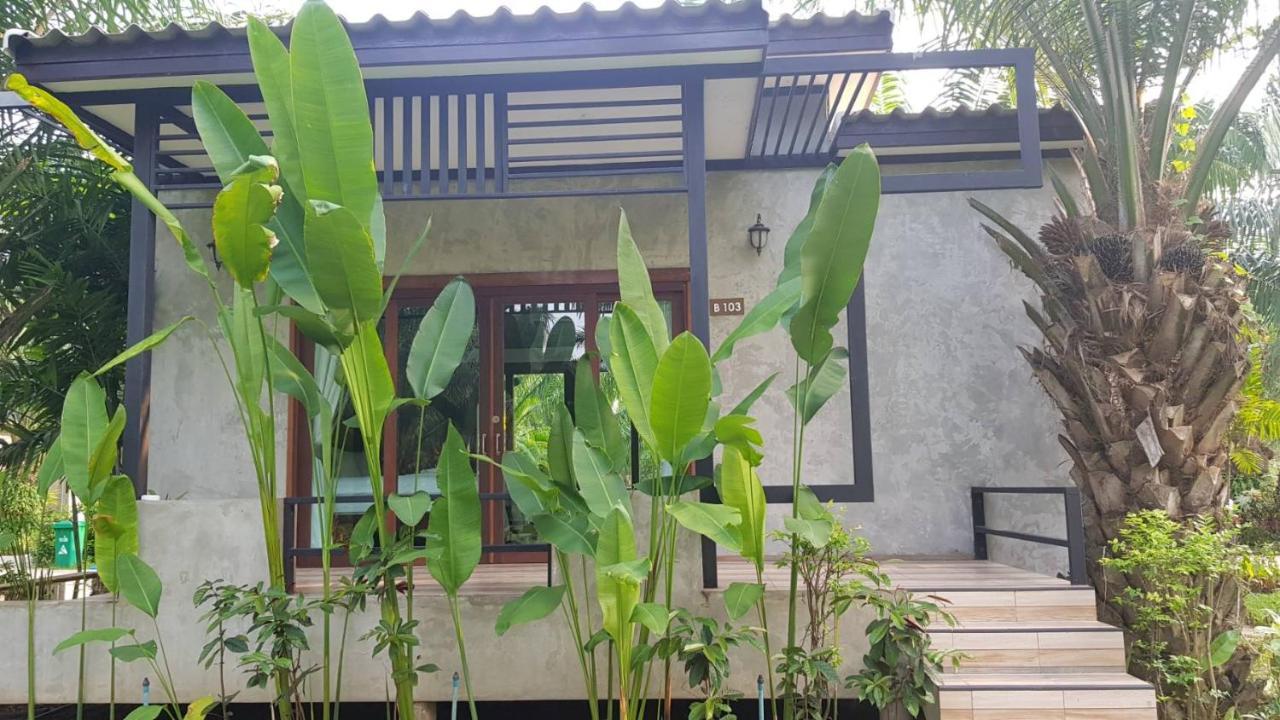 Palm Pran Resort Pran Buri Exterior photo