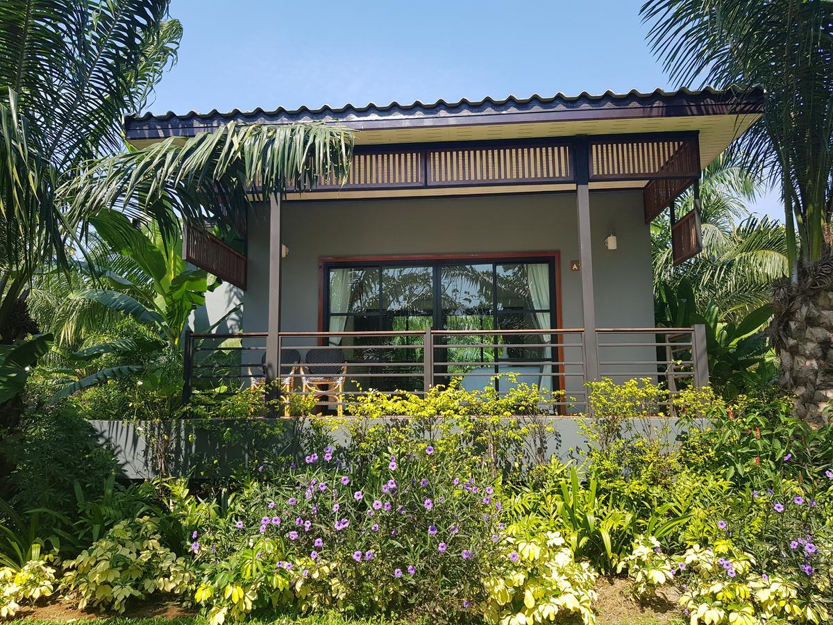 Palm Pran Resort Pran Buri Exterior photo