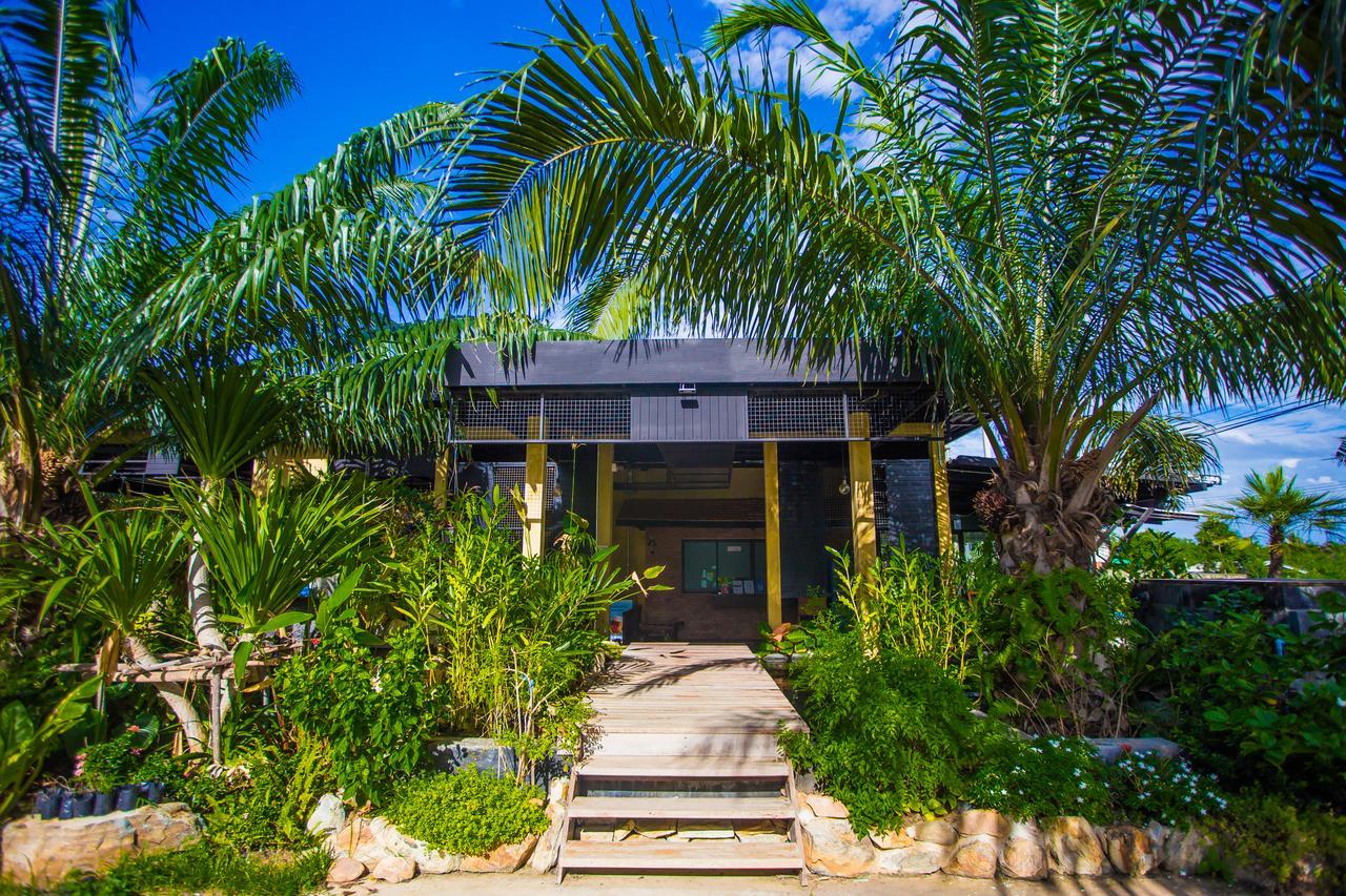 Palm Pran Resort Pran Buri Exterior photo
