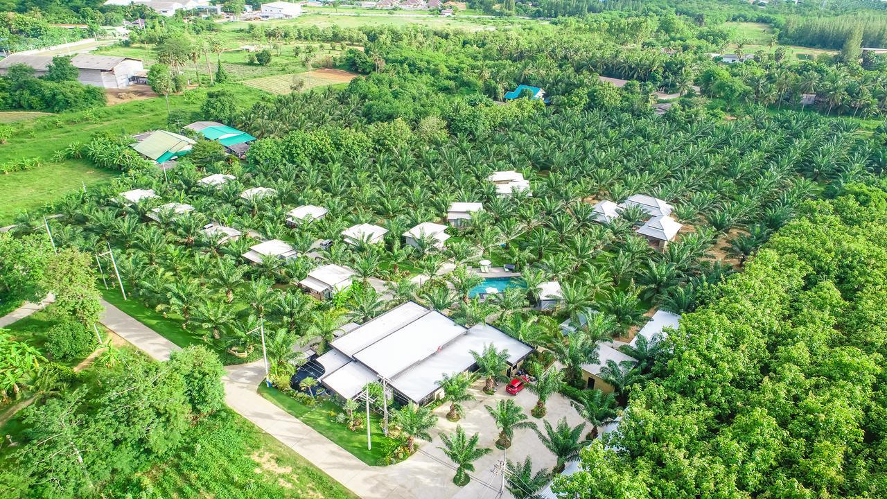 Palm Pran Resort Pran Buri Exterior photo
