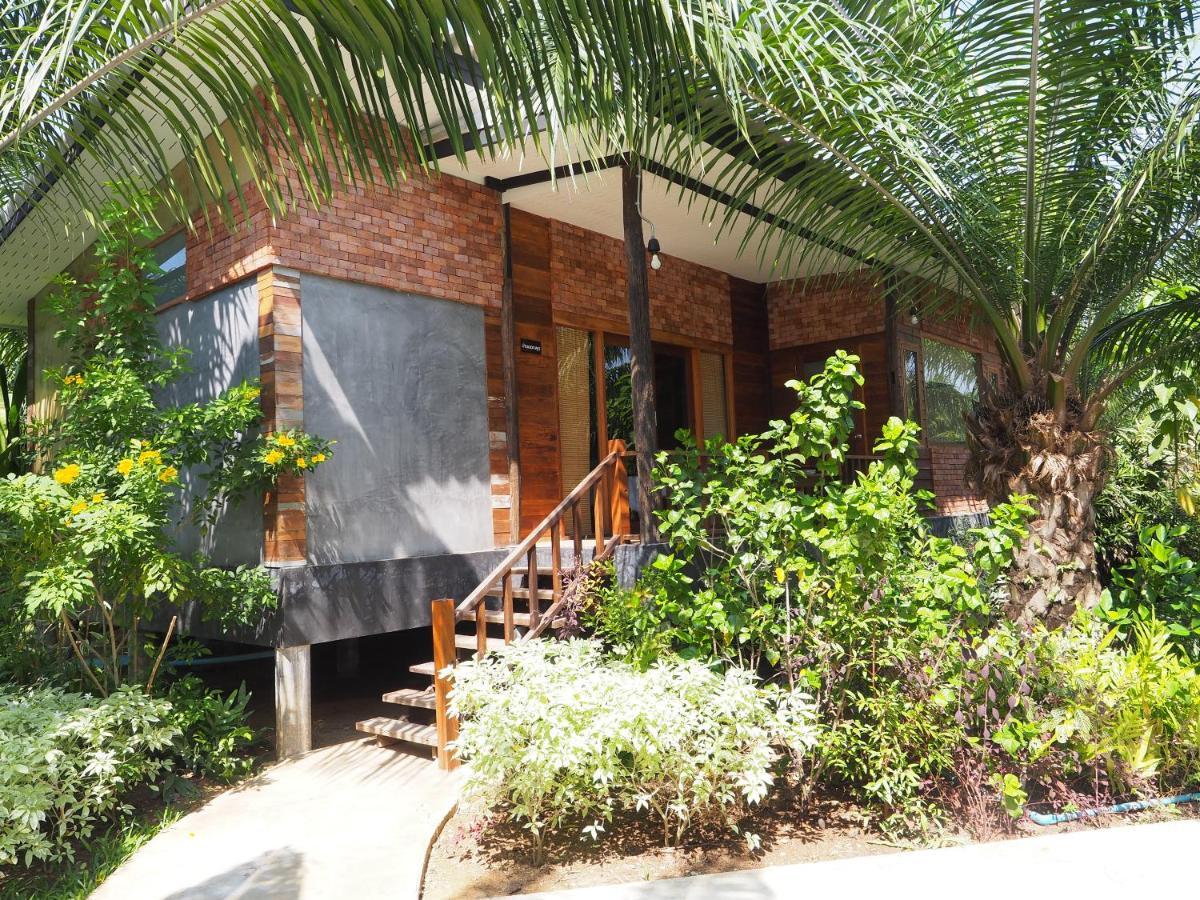 Palm Pran Resort Pran Buri Exterior photo